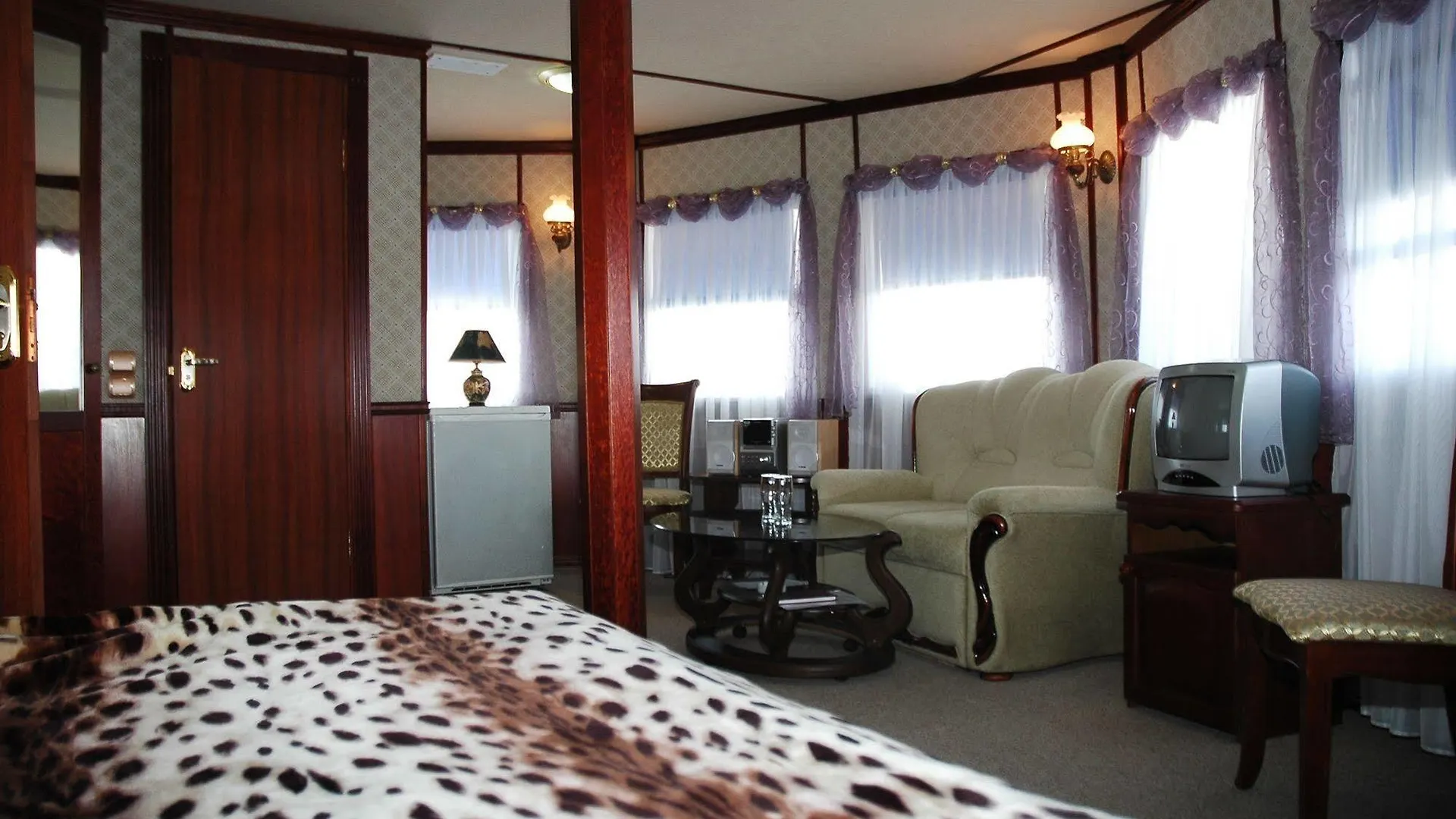 Bogdan Khmelnytskyi Hotel Kyiv