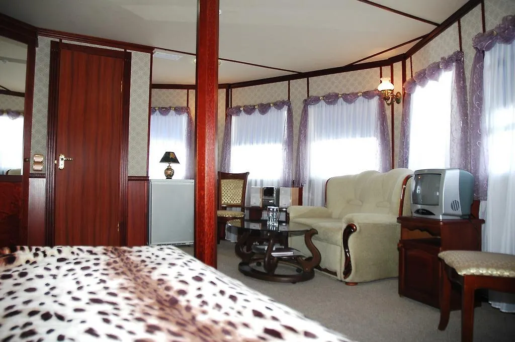 Bogdan Khmelnytskyi Hotell Kiev