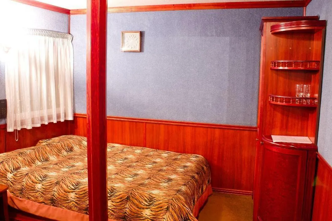 Bogdan Khmelnytskyi Hotell Kiev